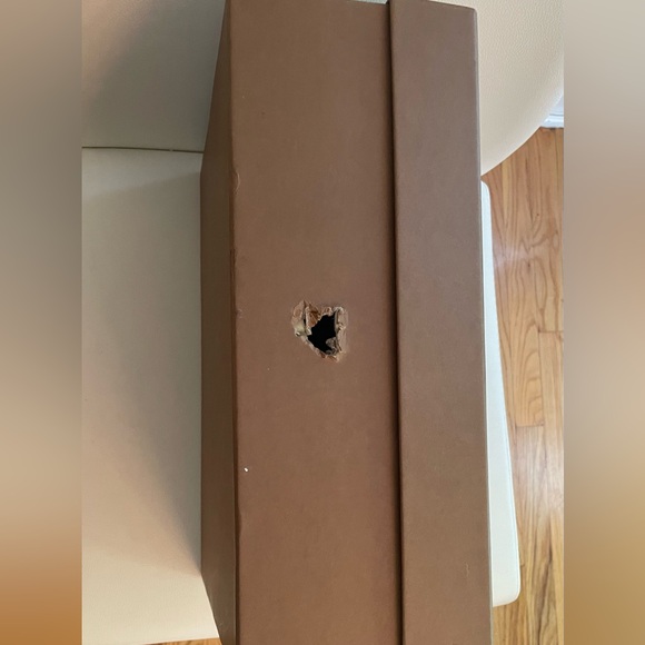 NWT BURBERRY Arthur Low Top Sneakers
Size: EU 38/ US 8 - Picture 11 of 12